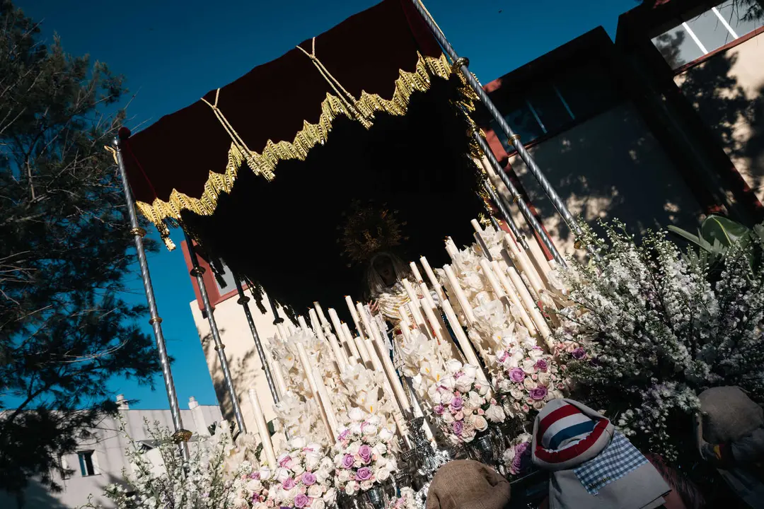 Jueves Santo en Algeciras- Tres Ca&iacute;das y Nazareno, fe y multitud en la calle_042