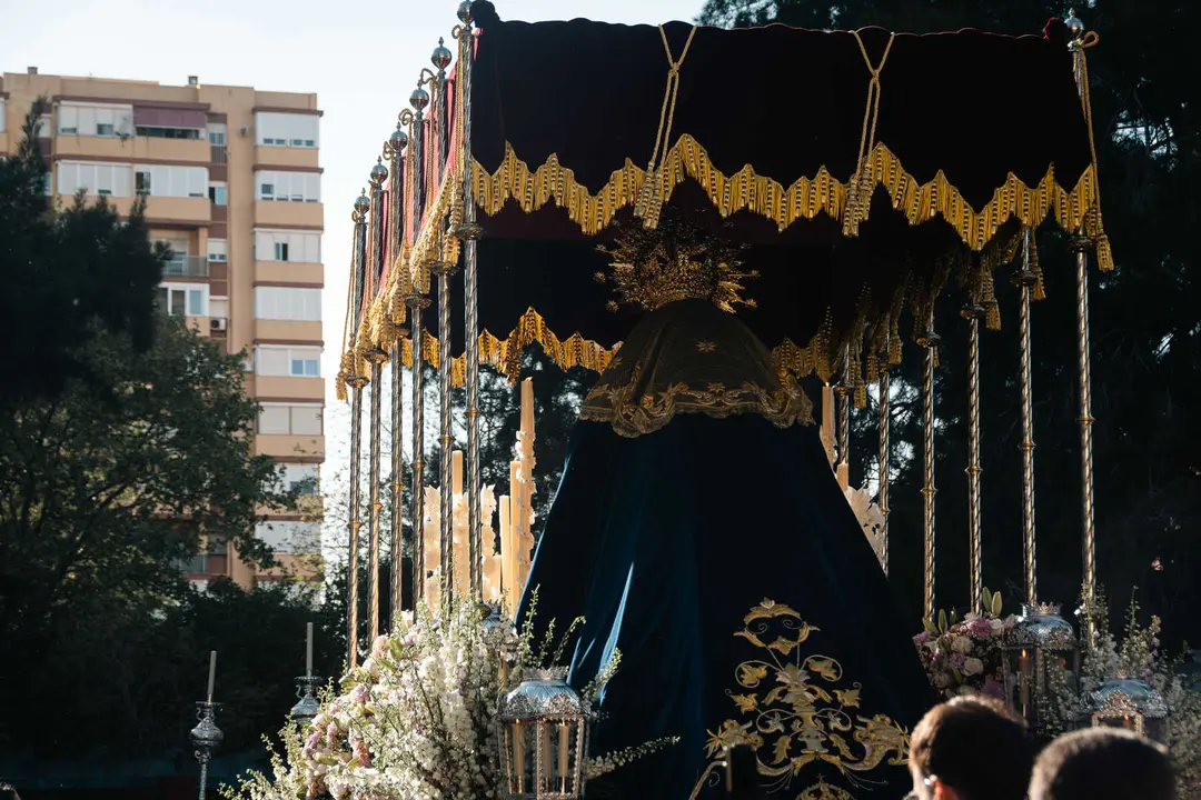 Jueves Santo en Algeciras- Tres Ca&iacute;das y Nazareno, fe y multitud en la calle_048