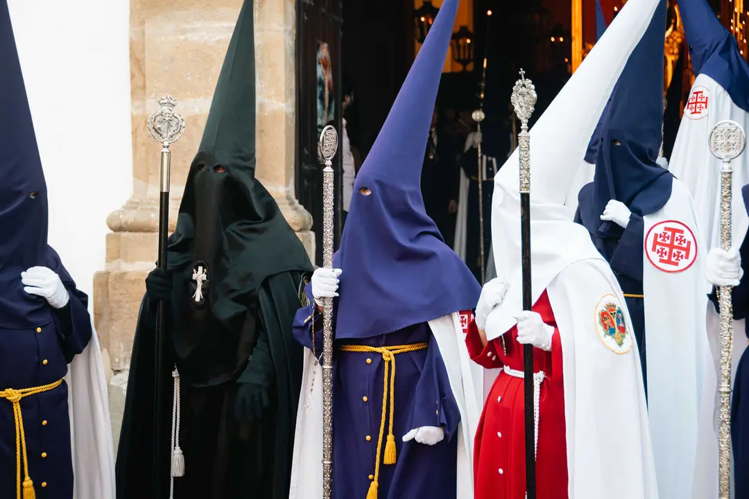 Jueves Santo en Algeciras- Tres Ca&iacute;das y Nazareno, fe y multitud en la calle_056