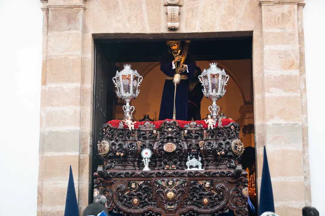 Jueves Santo en Algeciras- Tres Ca&iacute;das y Nazareno, fe y multitud en la calle_062