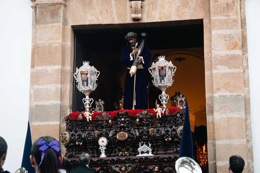 Jueves Santo en Algeciras- Tres Ca&iacute;das y Nazareno, fe y multitud en la calle_063