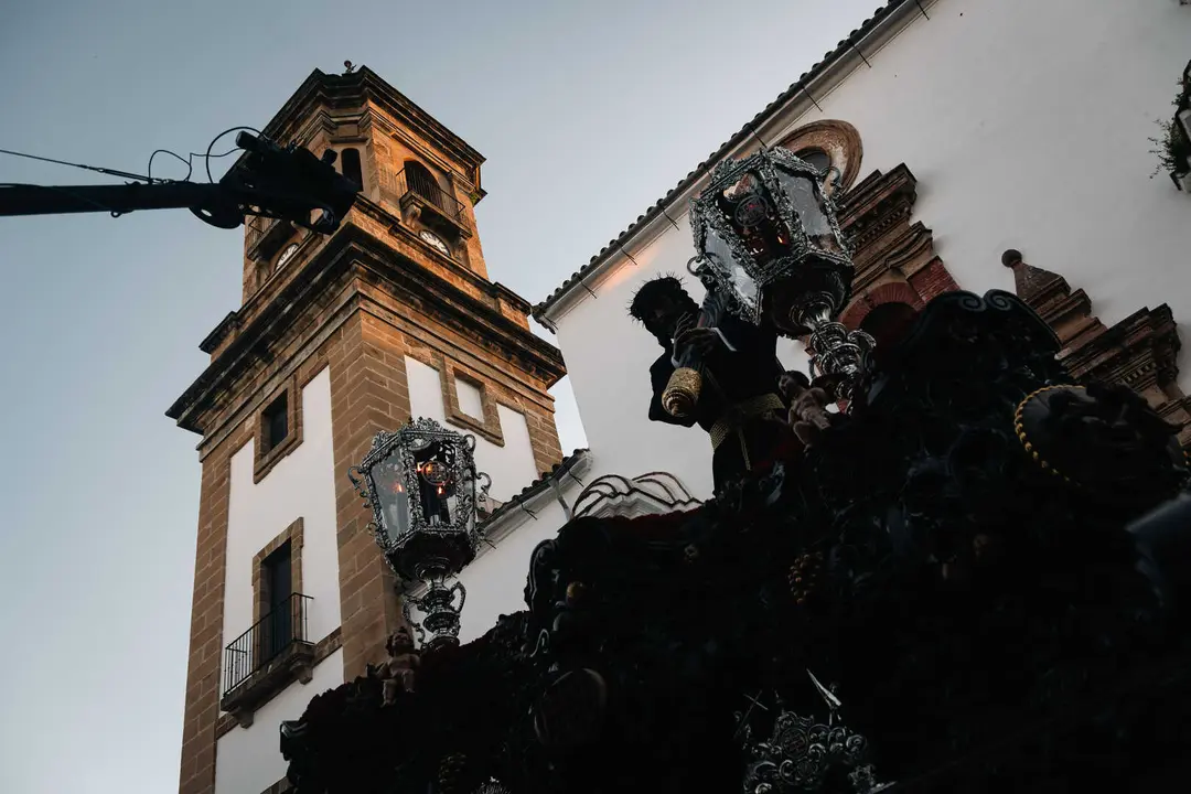 Jueves Santo en Algeciras- Tres Ca&iacute;das y Nazareno, fe y multitud en la calle_070