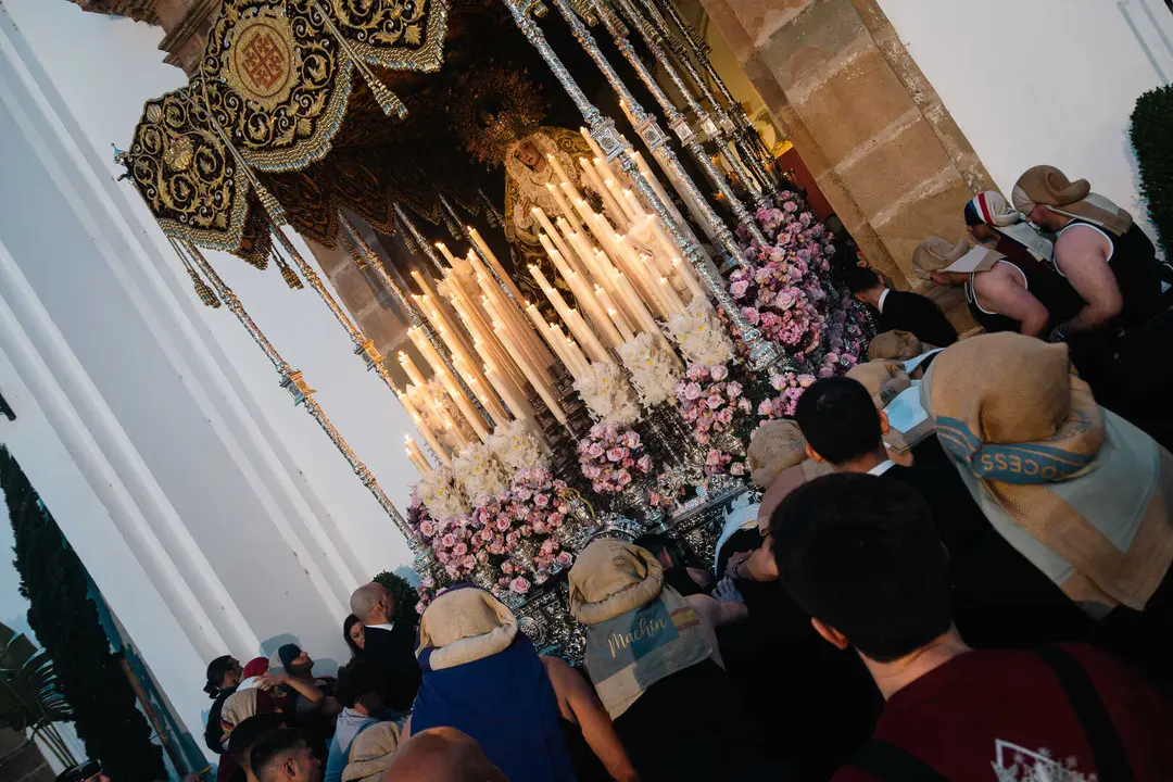 Jueves Santo en Algeciras- Tres Ca&iacute;das y Nazareno, fe y multitud en la calle_080
