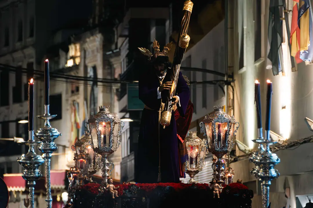 Jueves Santo en Algeciras- Tres Ca&iacute;das y Nazareno, fe y multitud en la calle_096