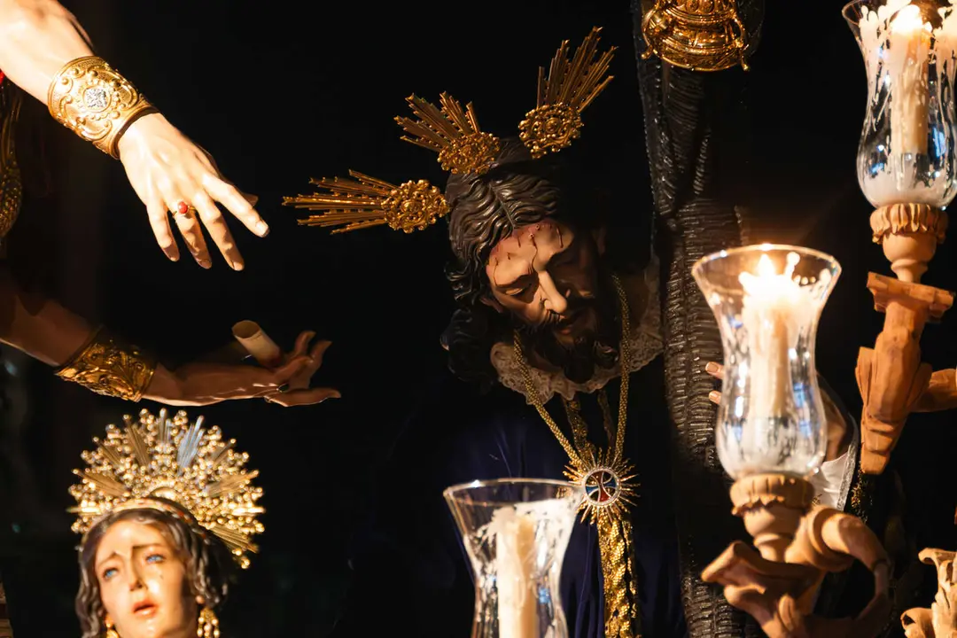 Jueves Santo en Algeciras- Tres Ca&iacute;das y Nazareno, fe y multitud en la calle_098