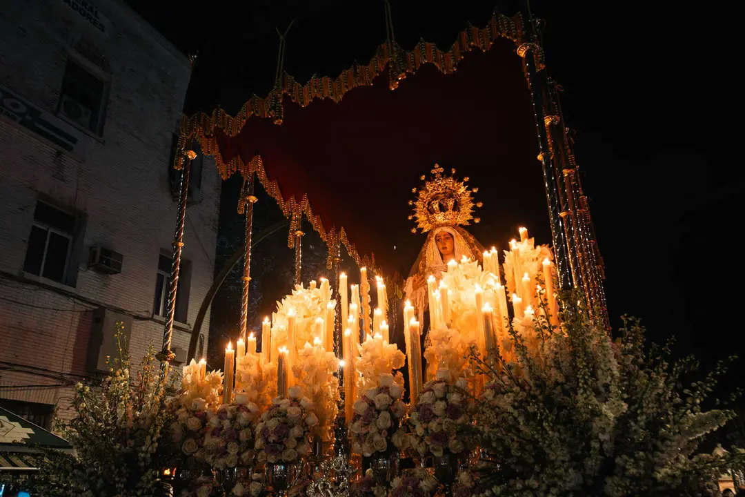 Jueves Santo en Algeciras- Tres Ca&iacute;das y Nazareno, fe y multitud en la calle_100