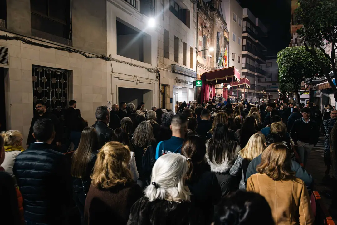 El Cristo de la Fe protagoniza la noche m&aacute;s sobrecogedora de la Semana Santa en Algeciras_15