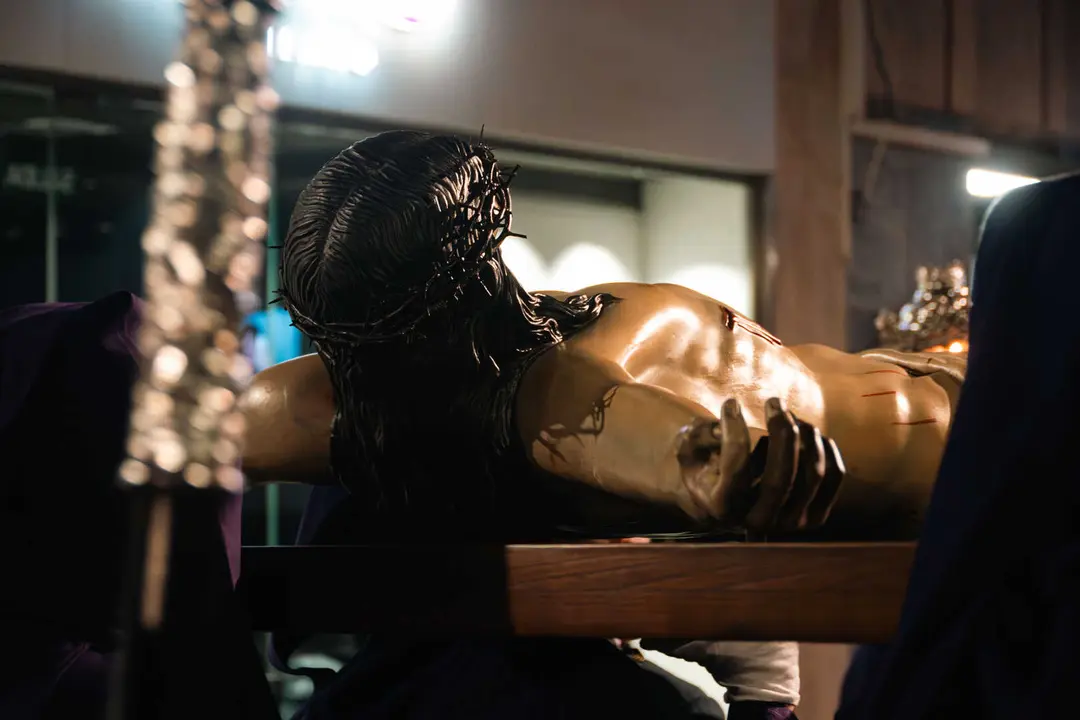 El Cristo de la Fe protagoniza la noche m&aacute;s sobrecogedora de la Semana Santa en Algeciras_17