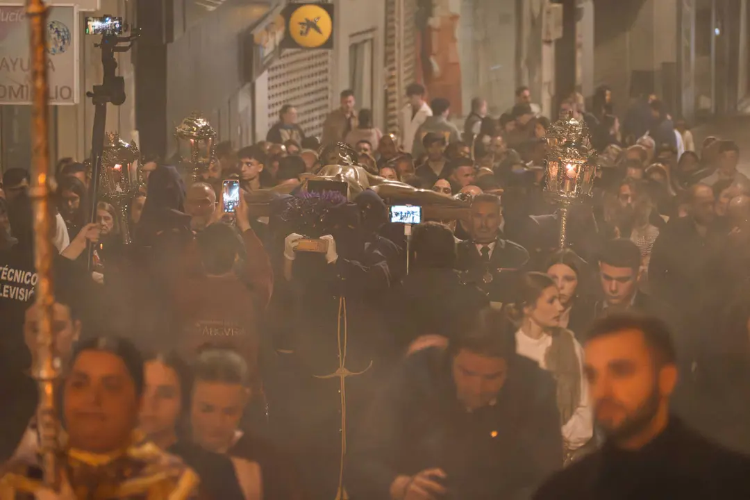 El Cristo de la Fe protagoniza la noche m&aacute;s sobrecogedora de la Semana Santa en Algeciras_23
