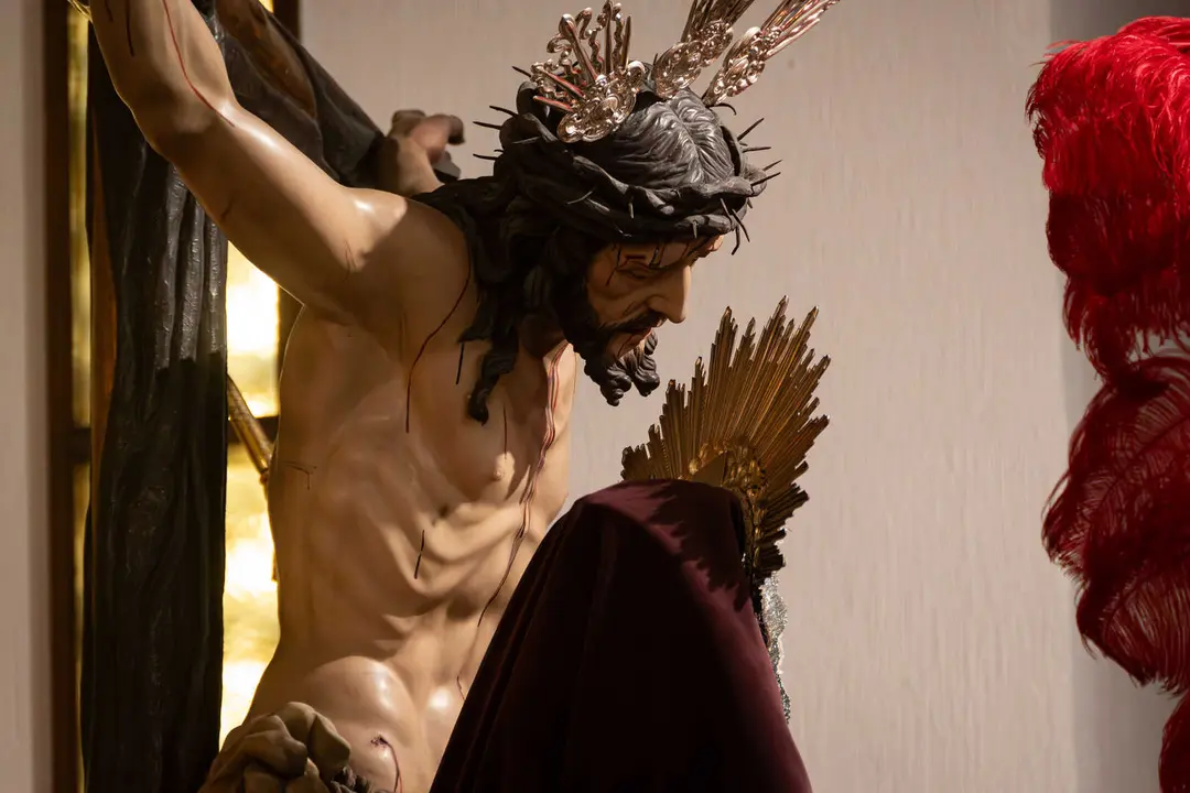 Algeciras vive su Viernes Santo m&aacute;s sobrecogedor en im&aacute;genes_001