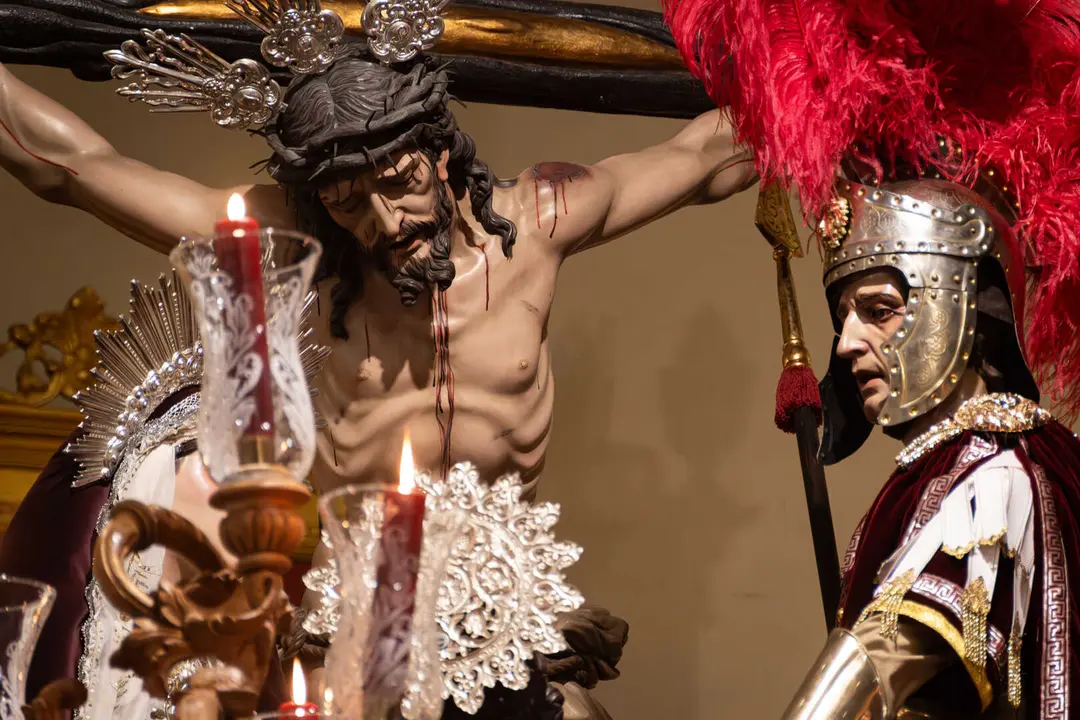 Algeciras vive su Viernes Santo m&aacute;s sobrecogedor en im&aacute;genes_003