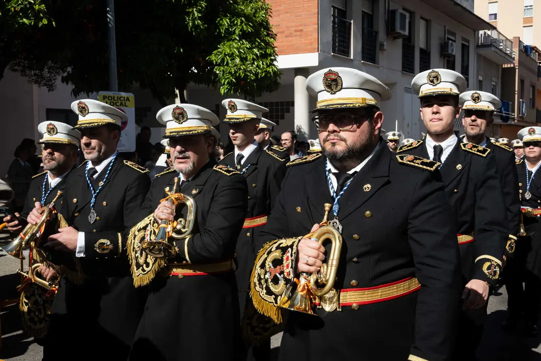 Algeciras vive su Viernes Santo m&aacute;s sobrecogedor en im&aacute;genes_009