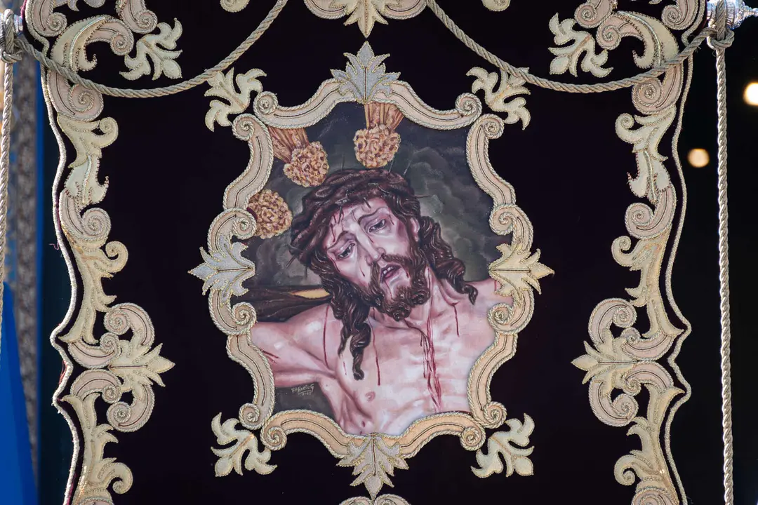 Algeciras vive su Viernes Santo m&aacute;s sobrecogedor en im&aacute;genes_018