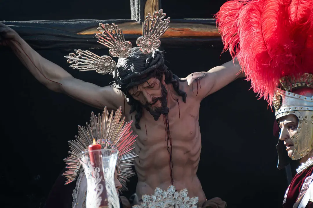 Algeciras vive su Viernes Santo m&aacute;s sobrecogedor en im&aacute;genes_025