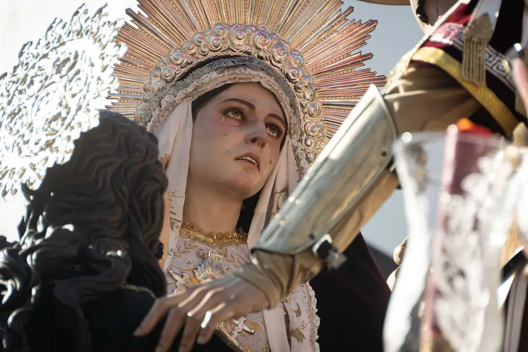 Algeciras vive su Viernes Santo m&aacute;s sobrecogedor en im&aacute;genes_031
