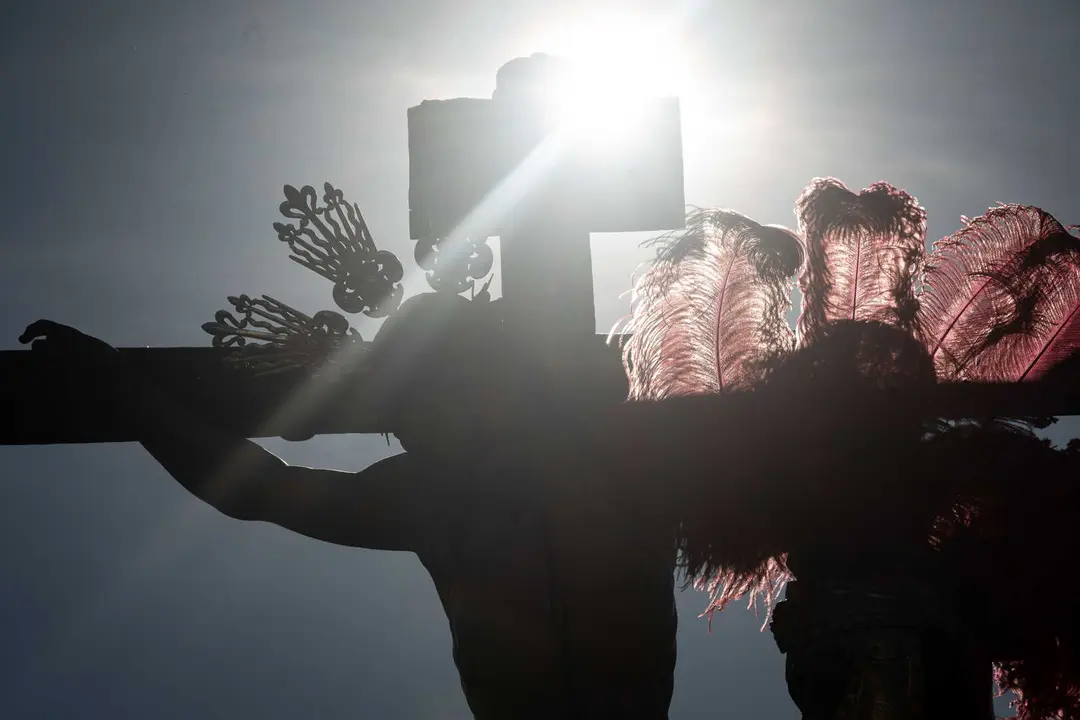 Algeciras vive su Viernes Santo m&aacute;s sobrecogedor en im&aacute;genes_042