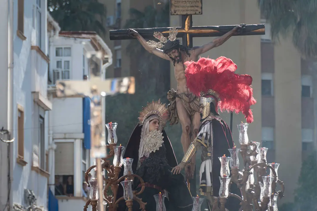 Algeciras vive su Viernes Santo m&aacute;s sobrecogedor en im&aacute;genes_048