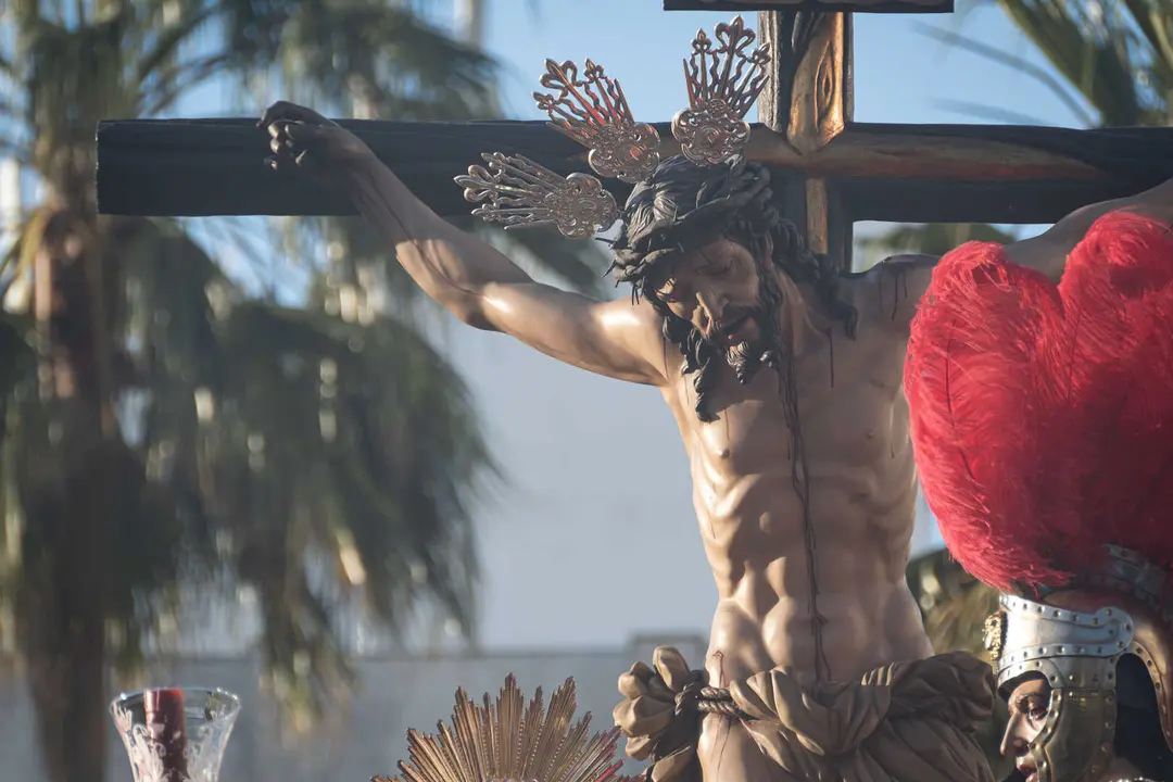 Algeciras vive su Viernes Santo m&aacute;s sobrecogedor en im&aacute;genes_055