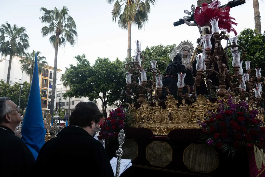 Algeciras vive su Viernes Santo m&aacute;s sobrecogedor en im&aacute;genes_060