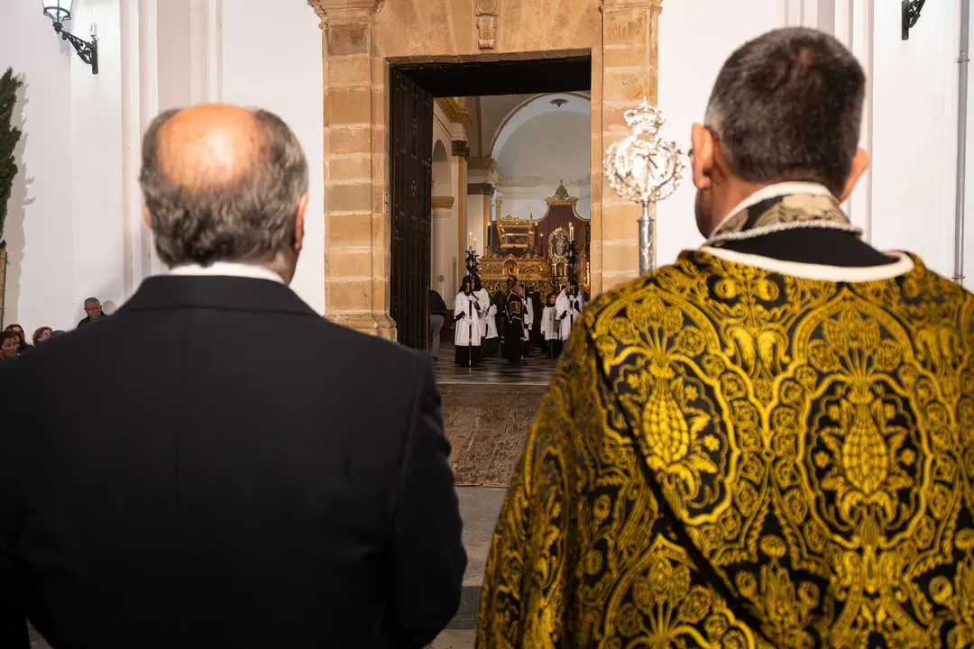 Algeciras vive su Viernes Santo m&aacute;s sobrecogedor en im&aacute;genes_073
