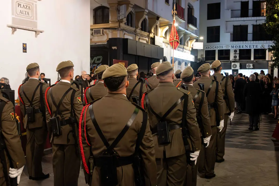 Algeciras vive su Viernes Santo m&aacute;s sobrecogedor en im&aacute;genes_074