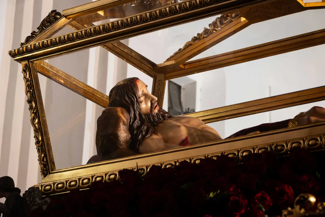 Algeciras vive su Viernes Santo m&aacute;s sobrecogedor en im&aacute;genes_079