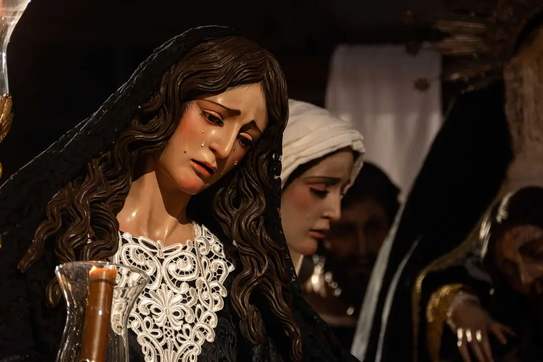 Algeciras vive su Viernes Santo m&aacute;s sobrecogedor en im&aacute;genes_096