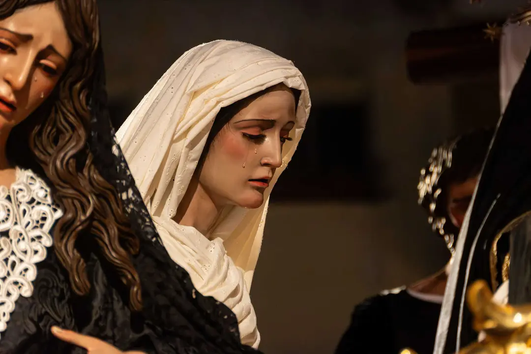 Algeciras vive su Viernes Santo m&aacute;s sobrecogedor en im&aacute;genes_099
