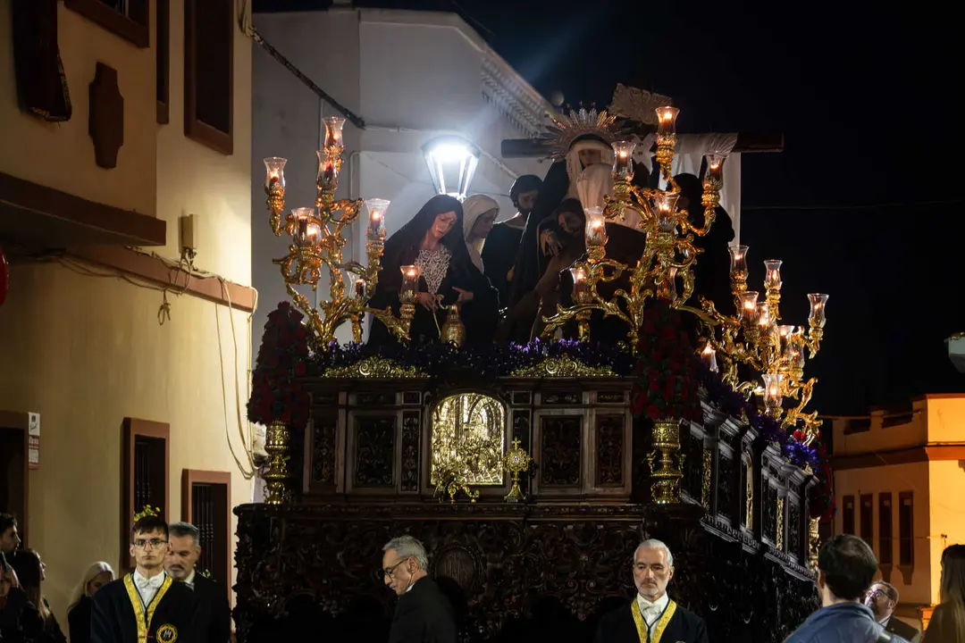 Algeciras vive su Viernes Santo m&aacute;s sobrecogedor en im&aacute;genes_110