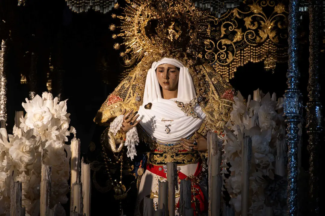 Algeciras vive su Viernes Santo m&aacute;s sobrecogedor en im&aacute;genes_111