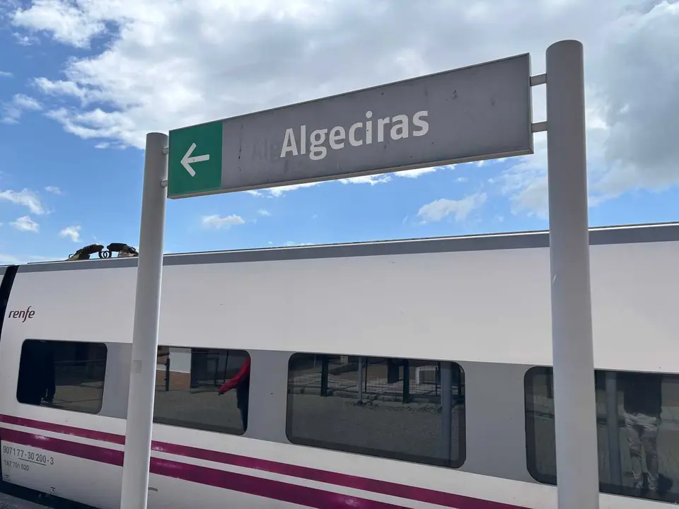 Existe un riesgo real de que la comarca permanezca cerca de 18 meses sin tren.