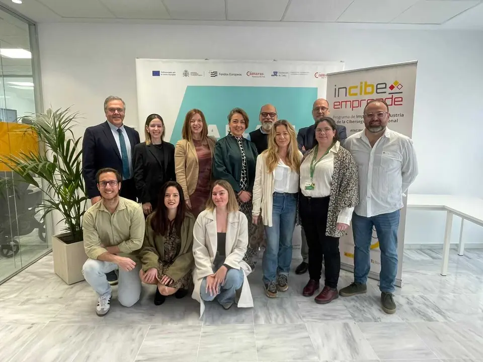 Imagen de grupo de los emprendedores participantes en una de las fases del programa de incubaci&oacute;n en Algeciras