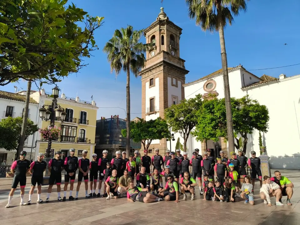 Integrantes del Surpool Bike Team durante la jornada celebrada en Algeciras