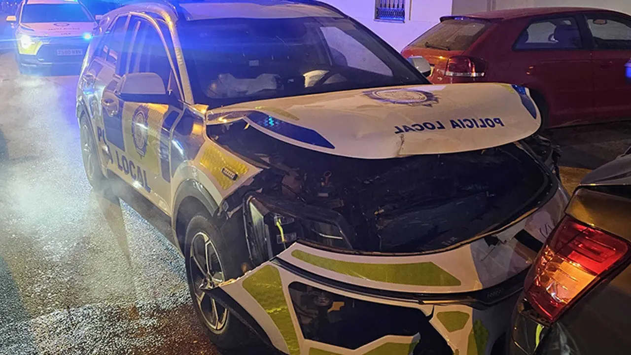 Veh&iacute;culo implicado en la persecuci&oacute;n tras el operativo policial desarrollado entre Torreguadiaro y Algeciras.