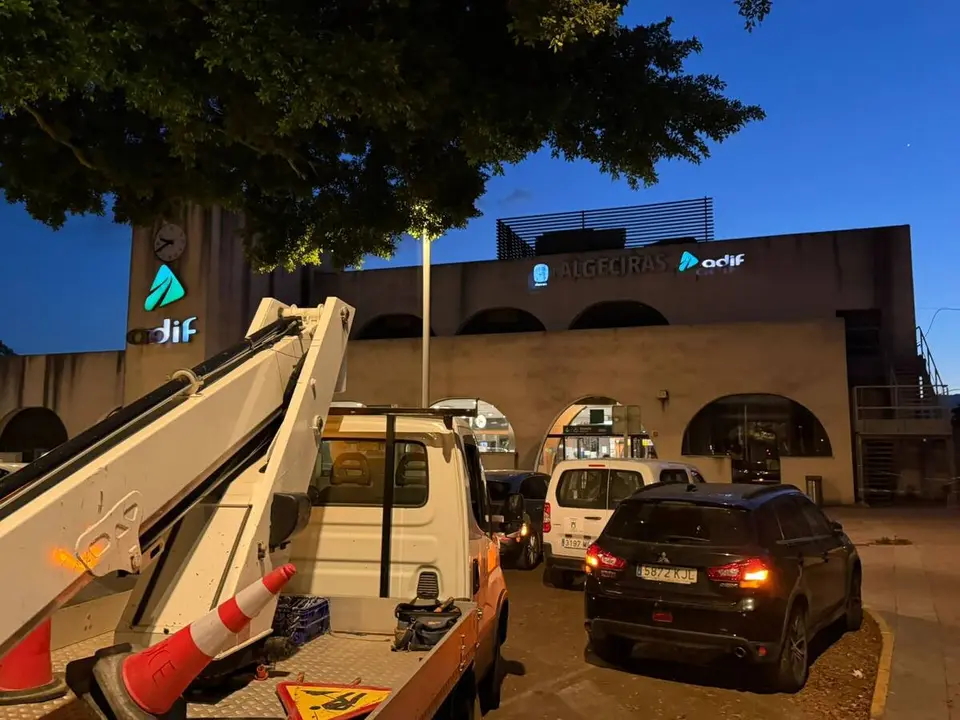 Estado de algunas instalaciones de la estaci&oacute;n ferroviaria de Algeciras