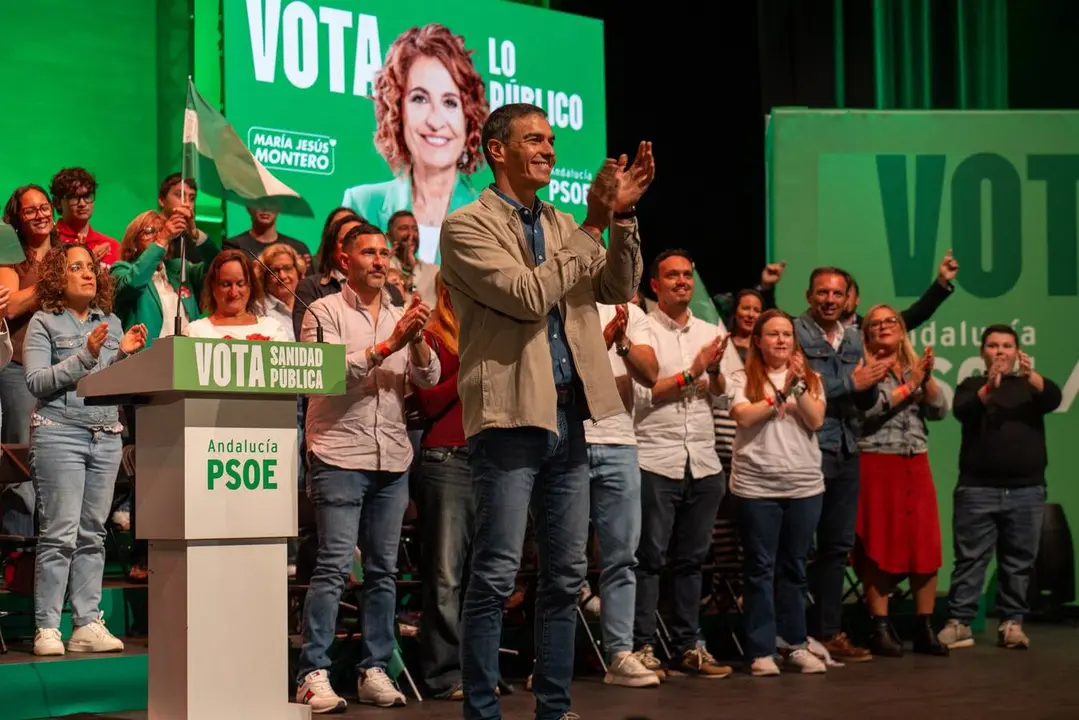 Pedro S&aacute;nchez durante el mitin del PSOE celebrado en el Palacio de Congresos de La L&iacute;nea
