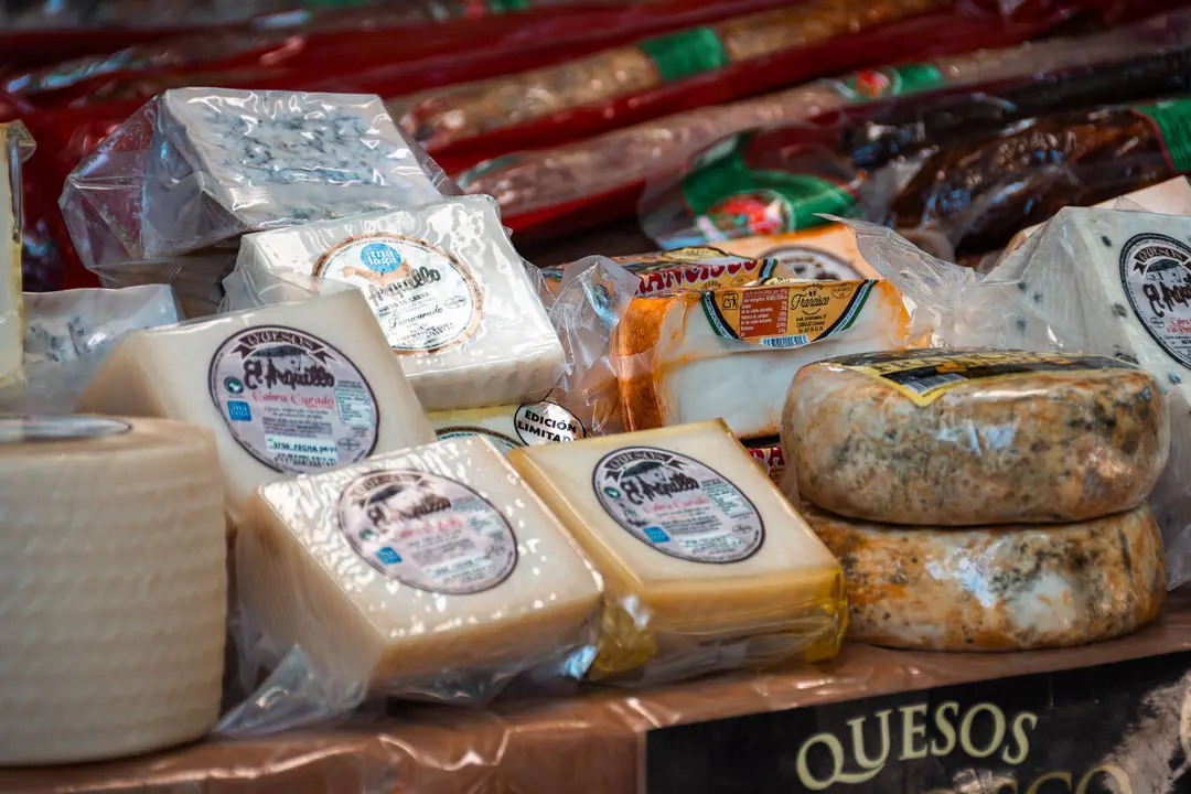 Inauguraci&oacute;n de la primera Feria Gastron&oacute;mica y del Queso en el Parque Mar&iacute;a Cristina - FOTO: FJ Ben&iacute;tez