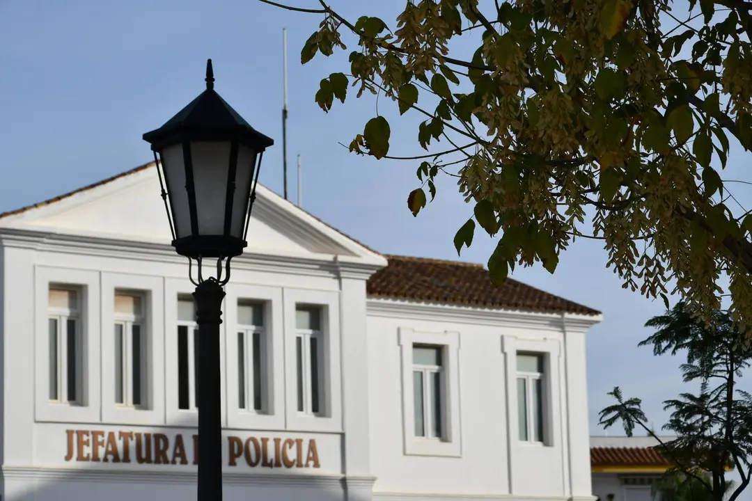 Fachada de la Jefatura de la Polic&iacute;a Local en una imagen de archivo