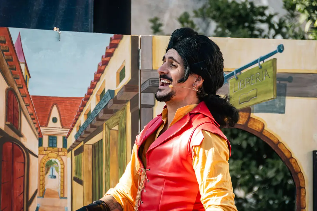 La Plaza Alta se llena de familias con el musical de &ldquo;La Bella y la Bestia&rdquo; en la Feria de los Parques Naturales_05_FOTO FJ BEN&Iacute;TEZ