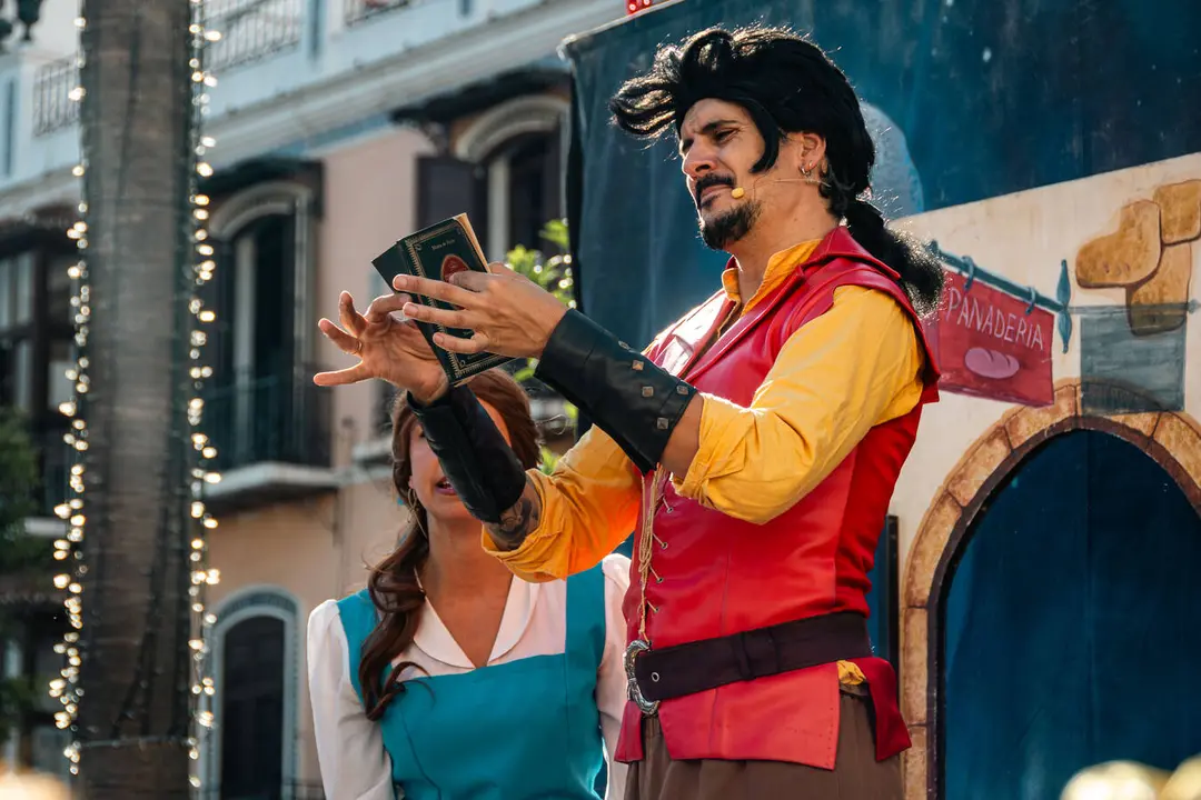 La Plaza Alta se llena de familias con el musical de &ldquo;La Bella y la Bestia&rdquo; en la Feria de los Parques Naturales_12_FOTO FJ BEN&Iacute;TEZ