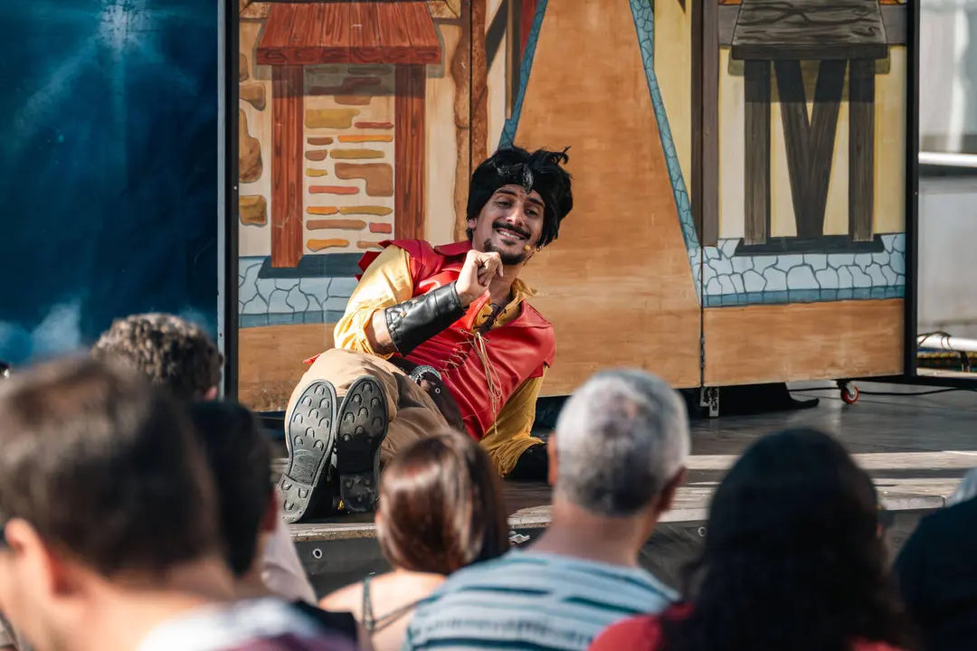 La Plaza Alta se llena de familias con el musical de &ldquo;La Bella y la Bestia&rdquo; en la Feria de los Parques Naturales_16_FOTO FJ BEN&Iacute;TEZ