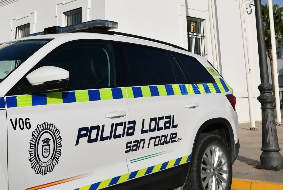 Agentes policiales durante una actuaci&oacute;n de seguridad ciudadana en San Roque