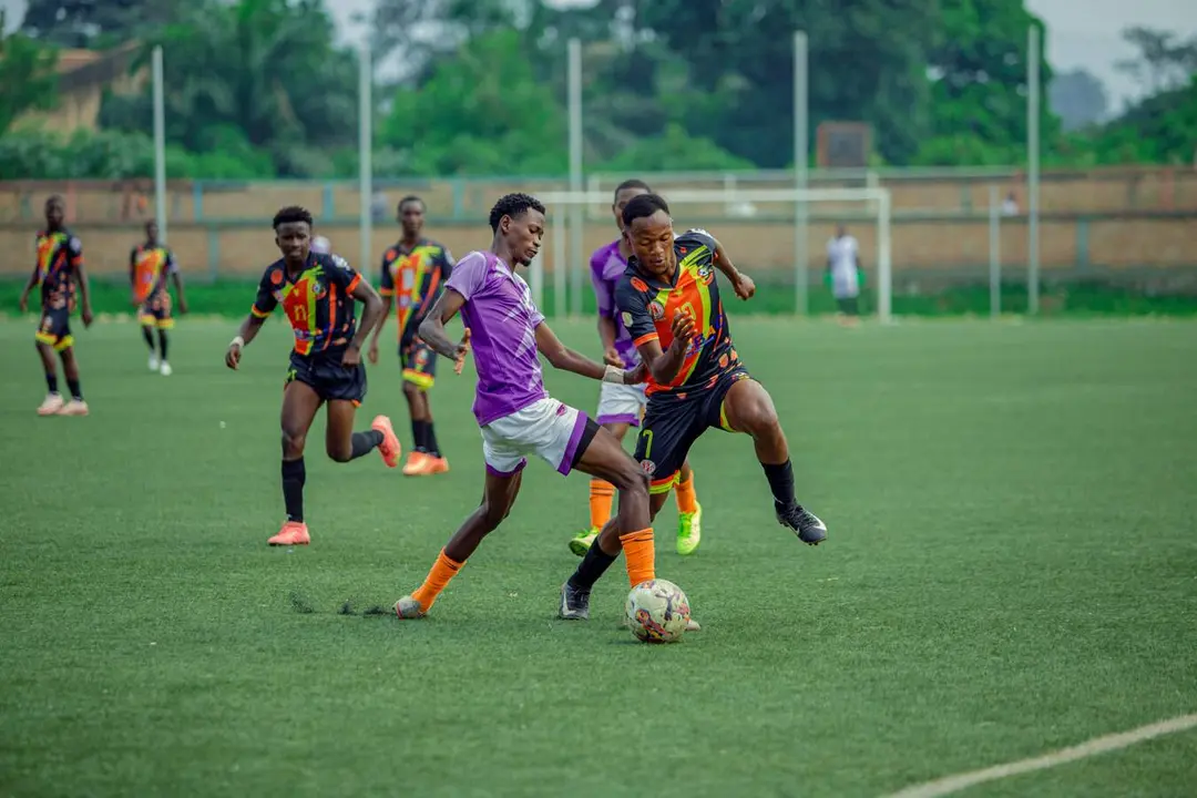 Jugadores disputan una acci&oacute;n del partido durante un encuentro de f&uacute;tbol en una imagen de archivo relacionada con la selecci&oacute;n de Rep&uacute;blica Democr&aacute;tica del Congo