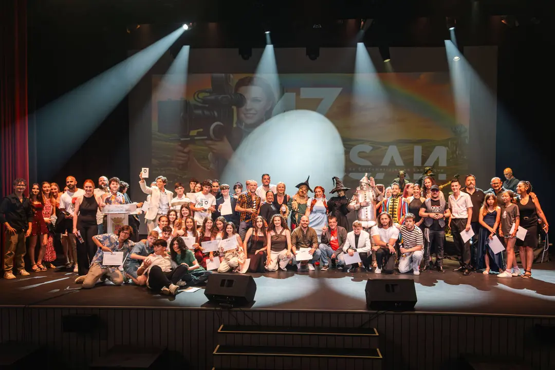 Entrega de premios durante la gala de clausura de FICSAN 2026 en el Teatro Juan Luis Galiardo - FOTO: FJ Ben&iacute;tez