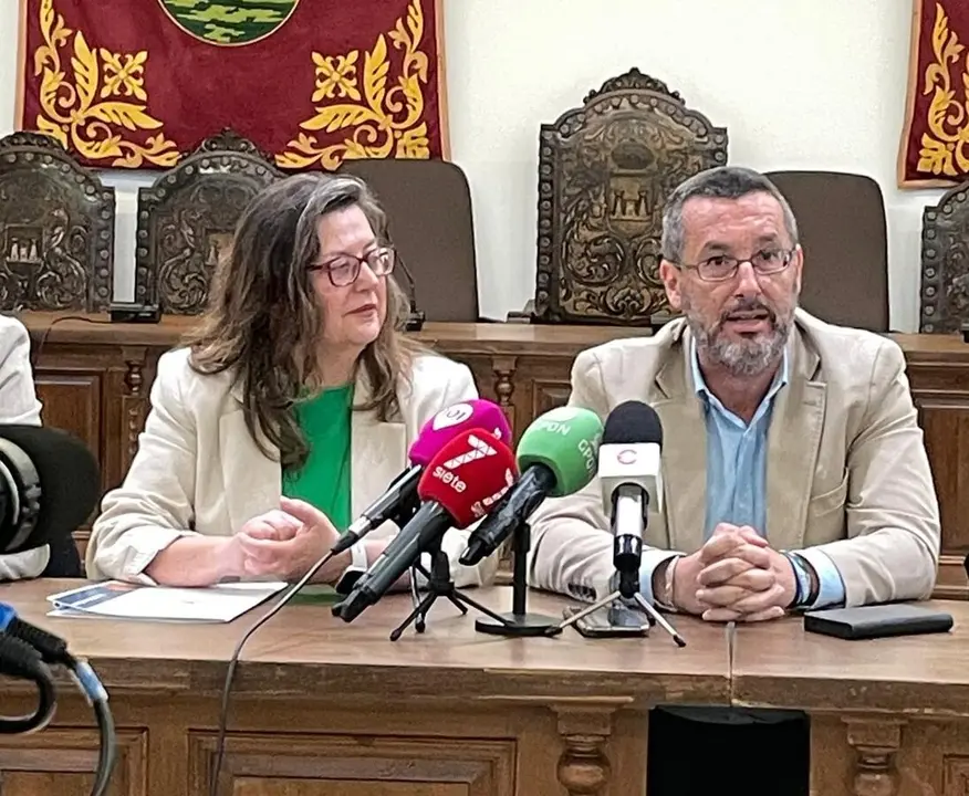 Presentaci&oacute;n de la nueva oferta acad&eacute;mica que permitir&aacute; impartir por primera vez un m&aacute;ster universitario oficial en La L&iacute;nea