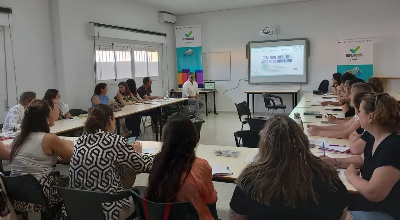 Representantes institucionales y entidades participantes durante la reuni&oacute;n de seguimiento del programa ERACIS+