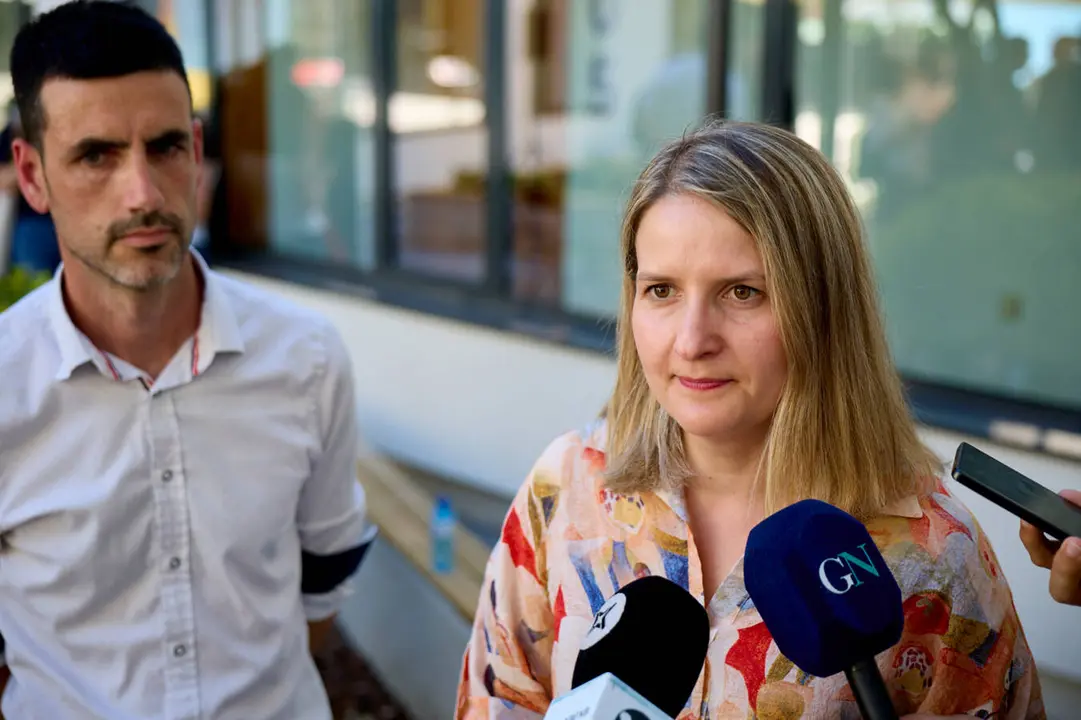 La consellera de Derechos Sociales, M&ograve;nica Mart&iacute;nez Bravo, durante una atenci&oacute;n a los medios en una imagen de archivo relacionada con la reorganizaci&oacute;n del sistema de protecci&oacute;n a la infancia en Catalu&ntilde;a