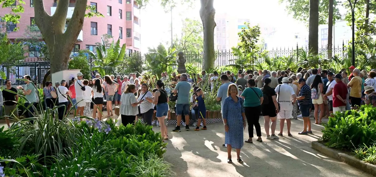 Preparativos y movimiento de visitantes en los d&iacute;as previos al inicio de la Feria Real de Algeciras