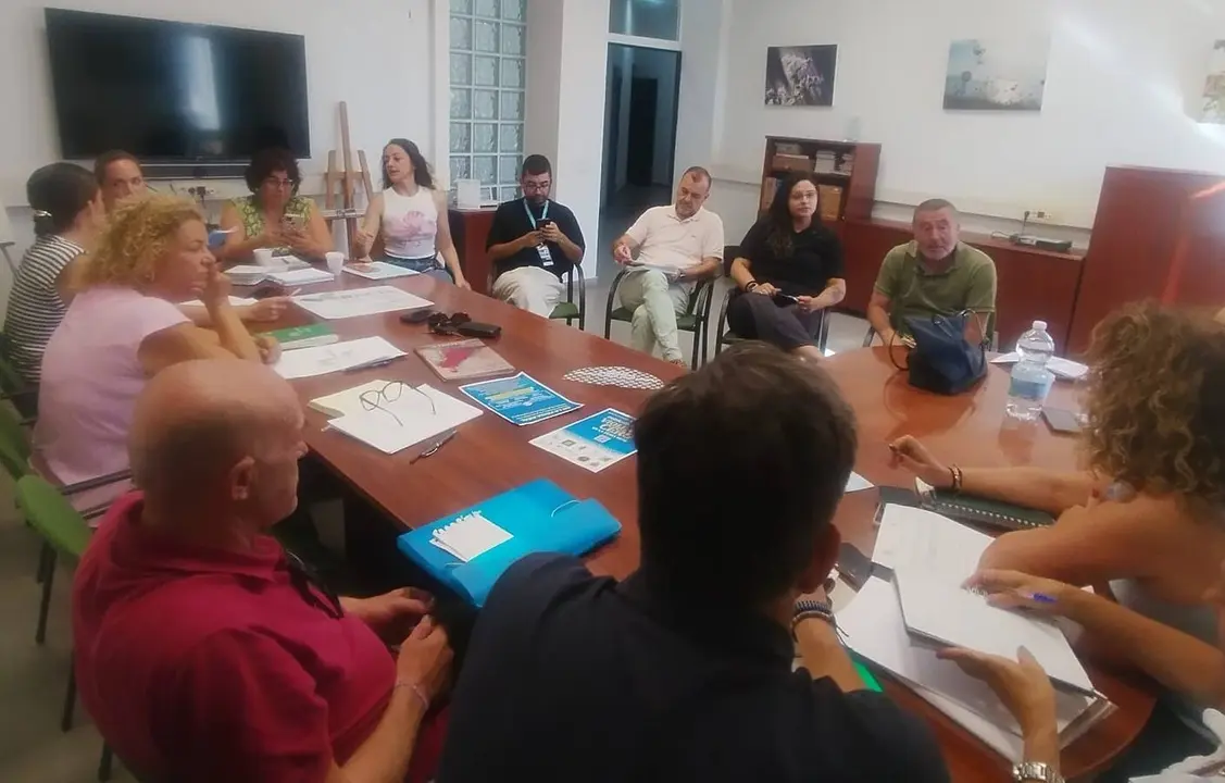 Reuni&oacute;n de evaluaci&oacute;n del programa Feria Segura 2026 tras la finalizaci&oacute;n de la Feria Real de Algeciras