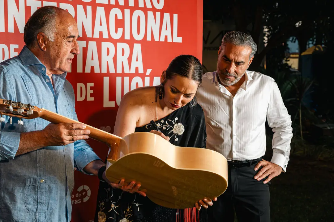 El XII Encuentro vivi&oacute; una de sus noches m&aacute;s destacadas con las actuaciones de Mercedes Luj&aacute;n y Pedro 'El Grana&iacute;no' en el parque Mar&iacute;a Cristina - FOTO: FJ Ben&iacute;tez